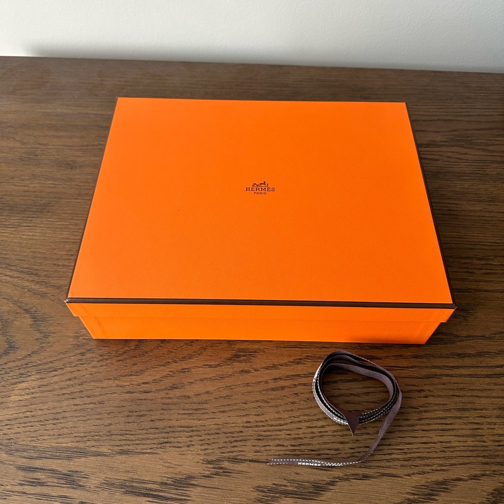 Brand New Hermès Box with Bolduc Ribbon and Tissue